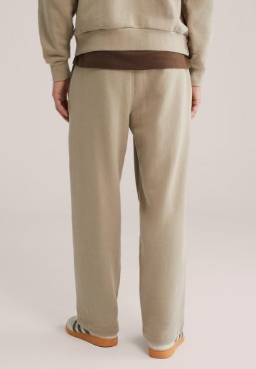 Спортивные штаны