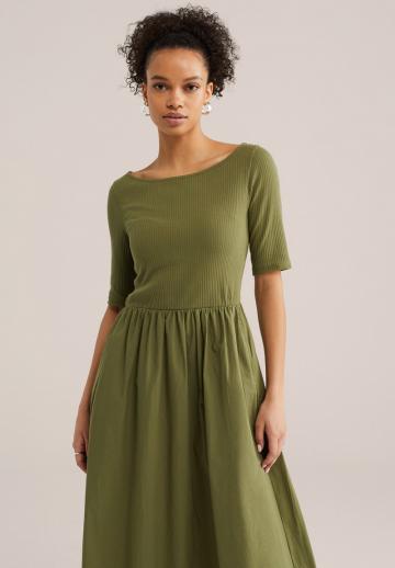 Вязаное платье