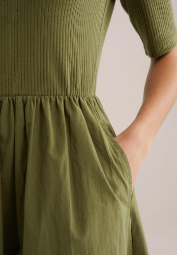 Вязаное платье