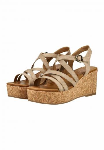 Босоножки на танкетке