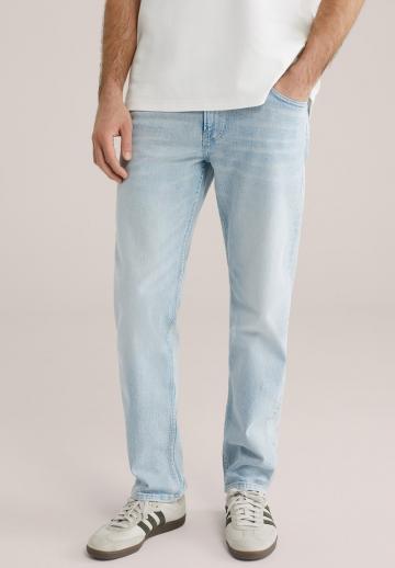 Узкие джинсы