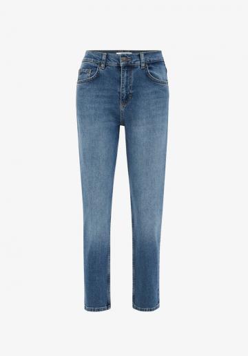 Узкие джинсы