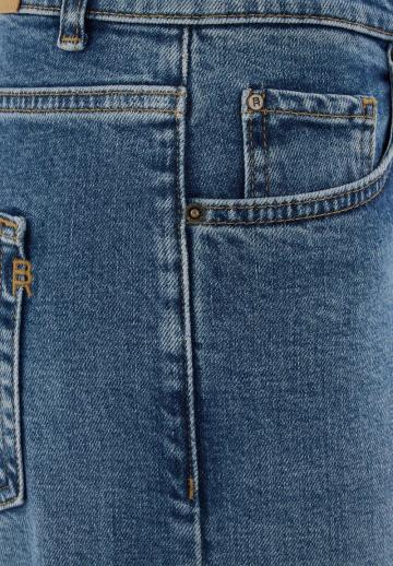 Узкие джинсы