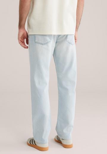 Прямые джинсы