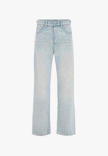 Прямые джинсы