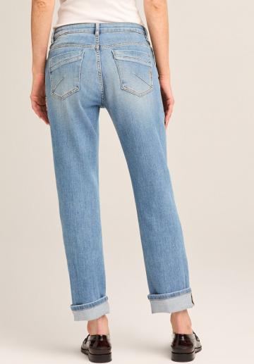 Прямые джинсы