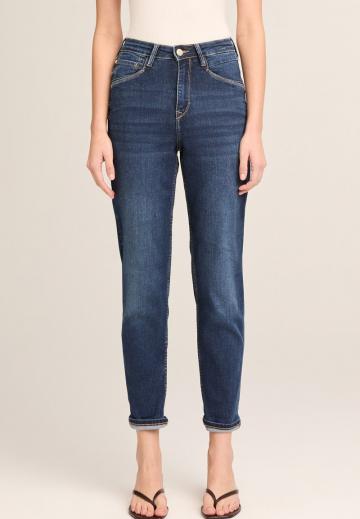 Короткие джинсы