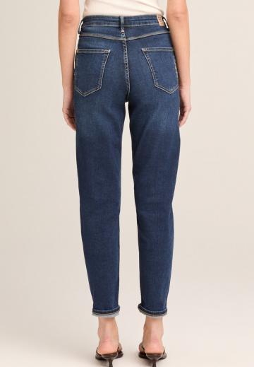 Короткие джинсы