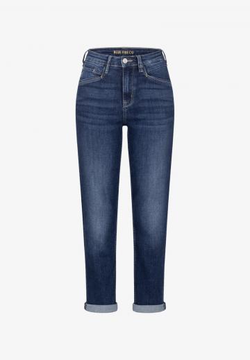 Короткие джинсы