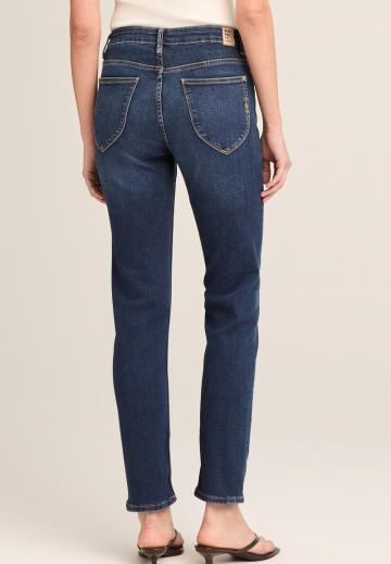 Узкие джинсы