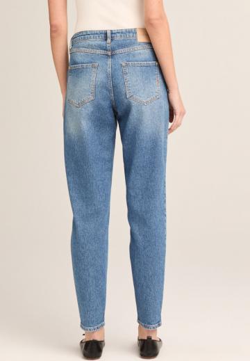 Узкие джинсы