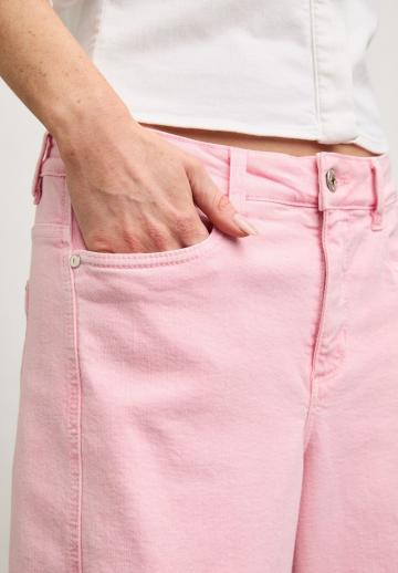 Прямые джинсы