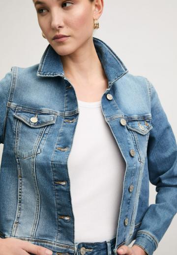 Короткая куртка