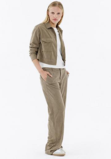 Куртка с накладнымит карманами