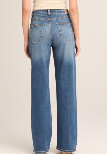 Прямые джинсы