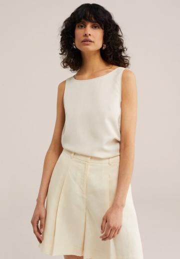 Блузка без рукавов