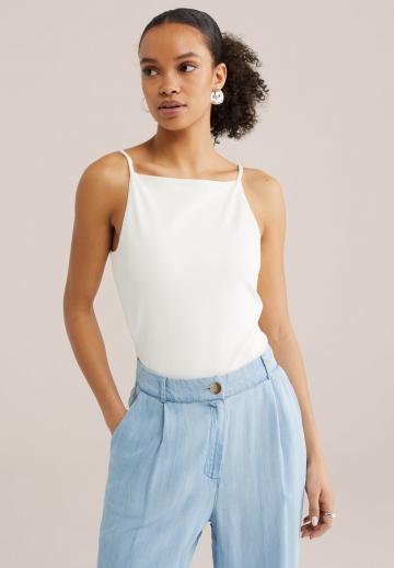 Топ на бретельках