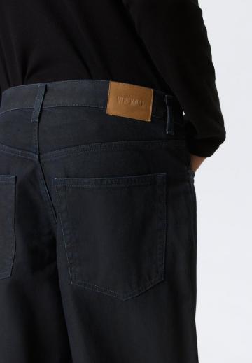 Свободные джинсы