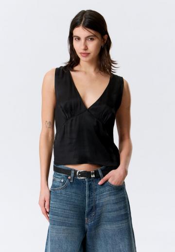 Блузка без рукавов