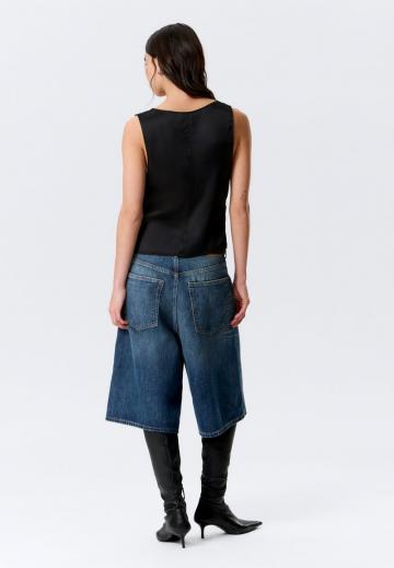 Блузка без рукавов