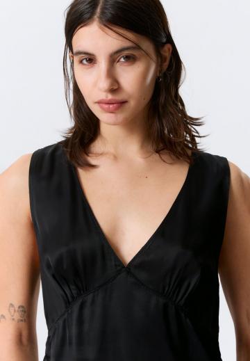 Блузка без рукавов