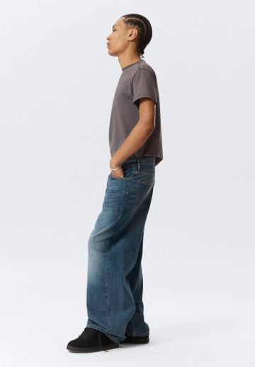 Свободные джинсы