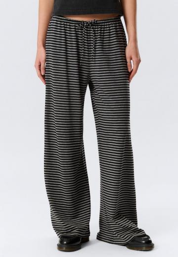 Спортивные штаны