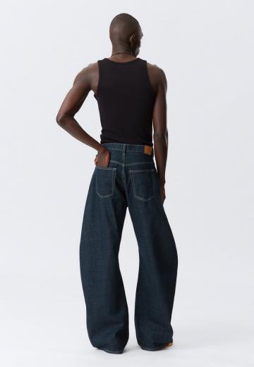 Свободные джинсы