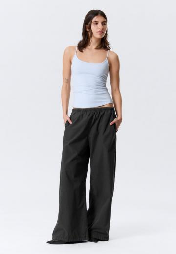 Топ на бретельках