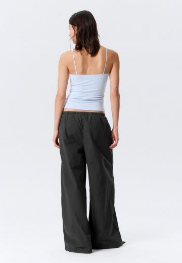 Топ на бретельках