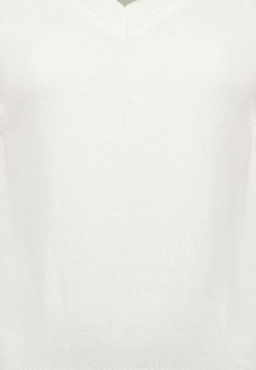 Пуловер с вырезом V