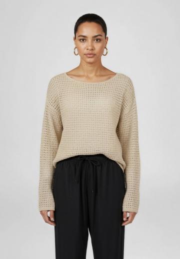 Пуловер в полоску