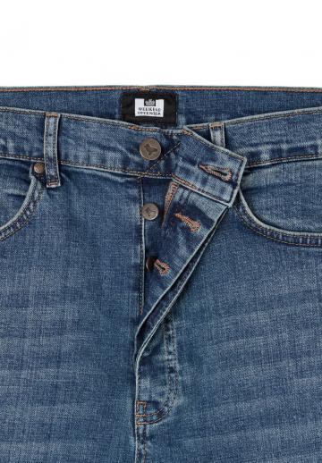 Прямые джинсы