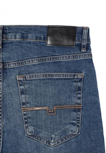 Прямые джинсы