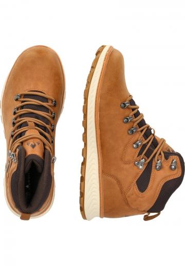 Походные ботинки