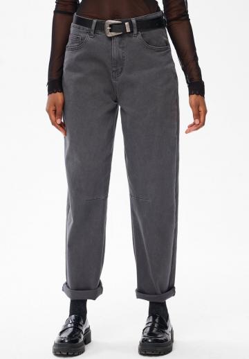 Короткие джинсы