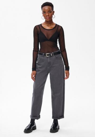 Короткие джинсы