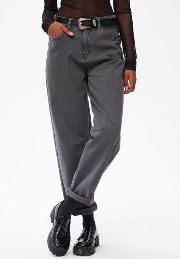 Короткие джинсы