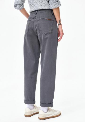 Свободные джинсы