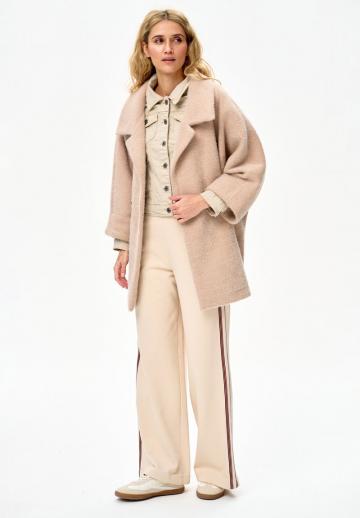 Короткое пальто