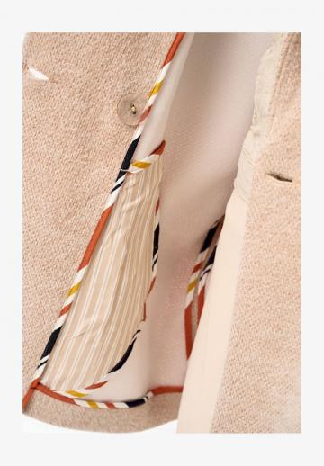 Короткое пальто