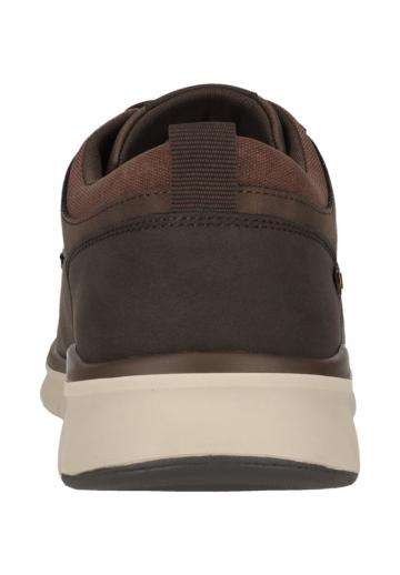 Походные кроссовки