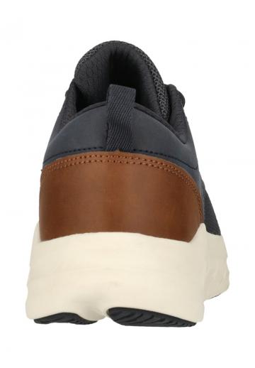 Тренировочные кроссовки