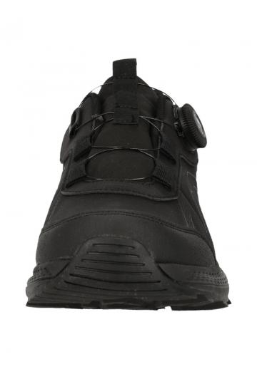 Походные кроссовки