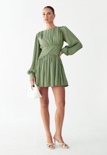 Короткое платье