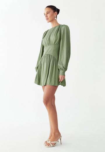 Короткое платье