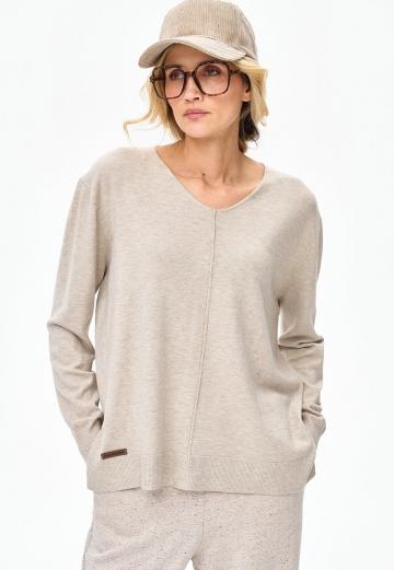Пуловер с вырезом V