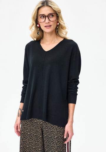 Пуловер с вырезом V