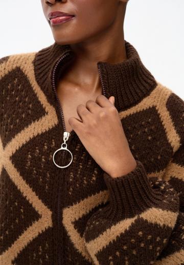 Жаккардовая вязаная кофта