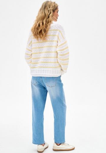 Пуловер в полоску